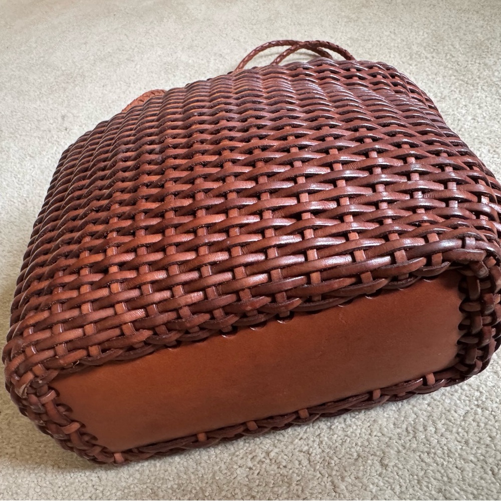 Italian leather Woven Brown Women’s Shoulder Bag - Picture 6 of 9